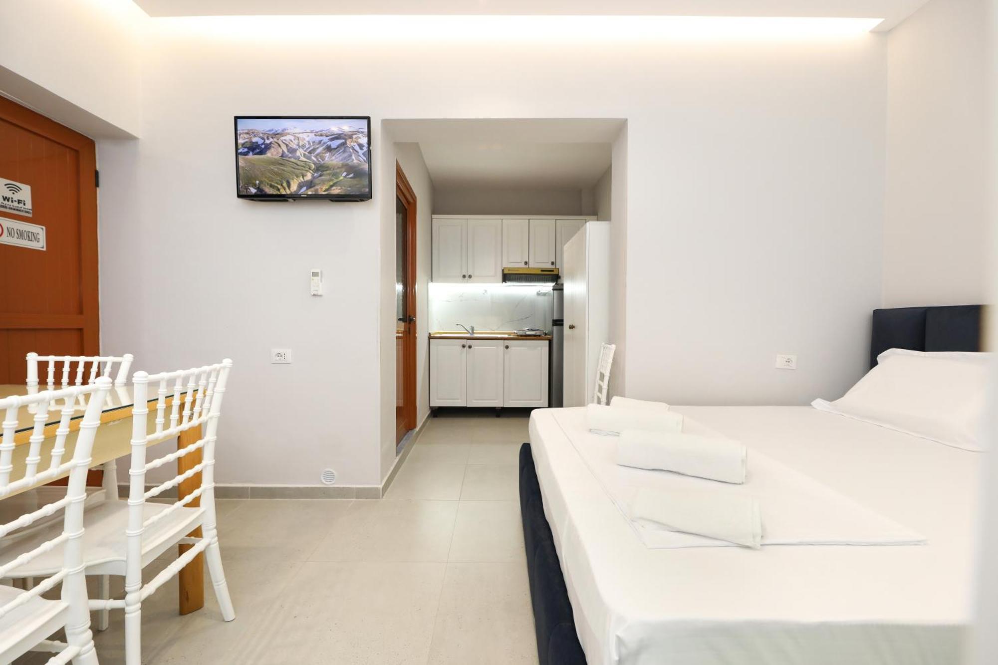 Vila Feliz - Premium Rooms With Free Private Parking Vlore Exterior photo