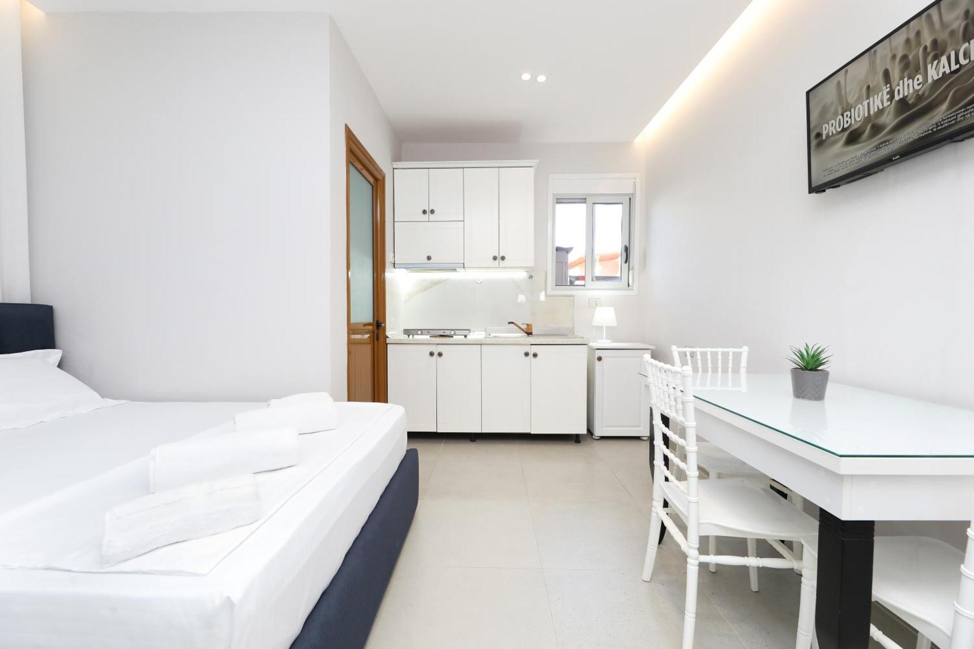 Vila Feliz - Premium Rooms With Free Private Parking Vlore Exterior photo